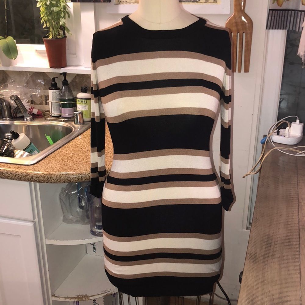 French Connection All Seasons Retro Sweater Dress. Chic Groovy. Neutral